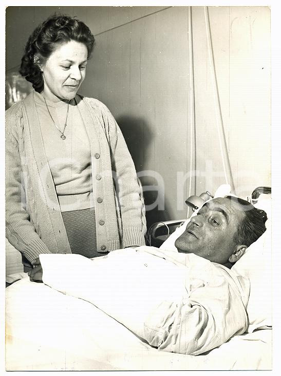 1955 ca OSPEDALE DI IMOLA Motociclista Carlo BANDIROLA degente dopo una caduta 