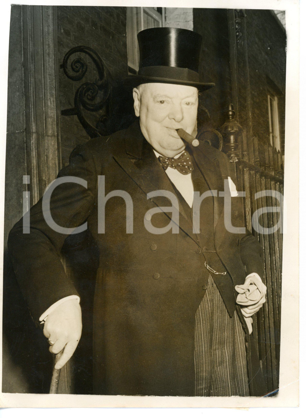 1956 LONDON Downing Street - Sir Winston CHURCHILL with cigar and top-hat *Photo