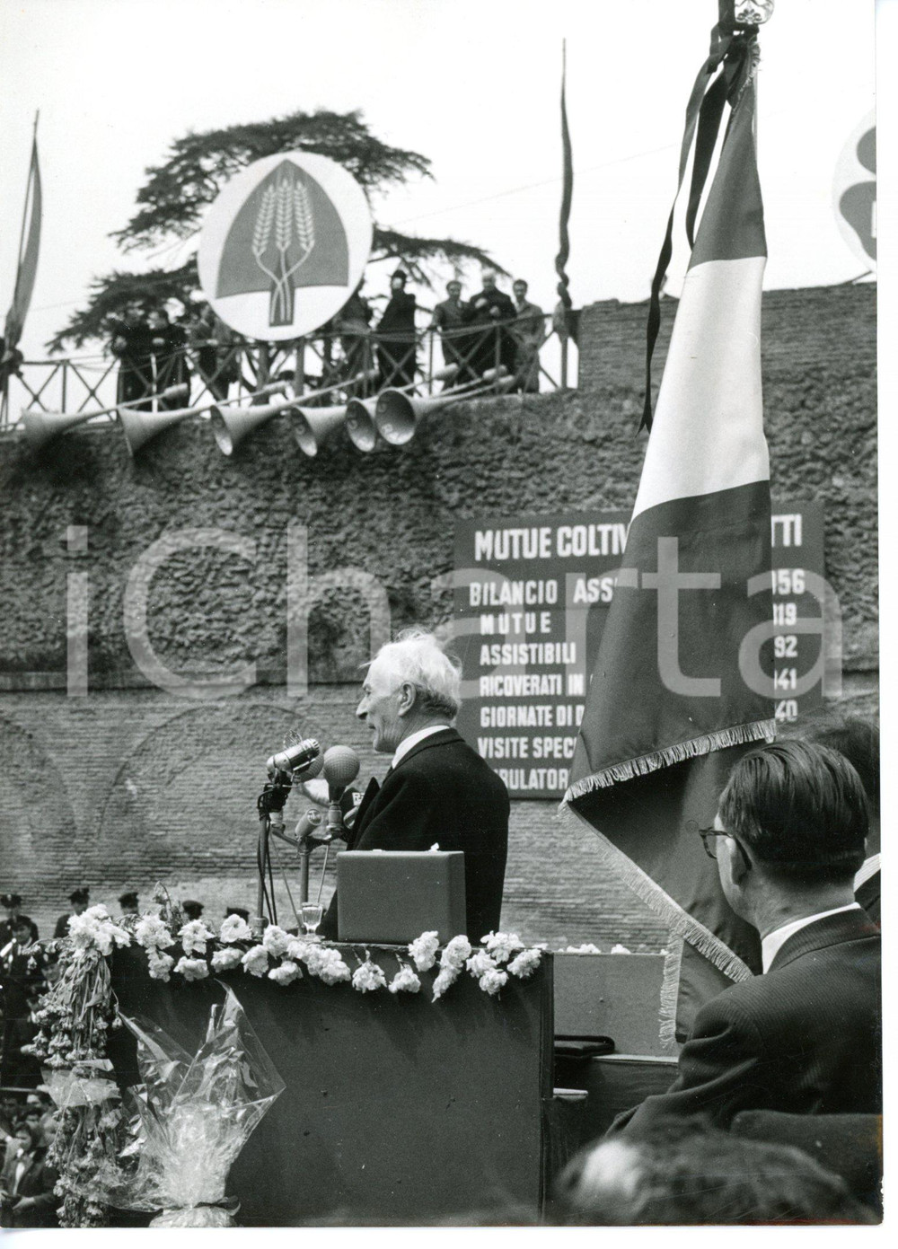 1957 ROMA - COLDIRETTI Antonio SEGNI al banco degli oratori *Fotografia 13x18 cm Fotografia d'epoca, con didascalia coeva al verso. CONDIZIONI: GFORMATO: 13x18 cm    originale e autentica 1