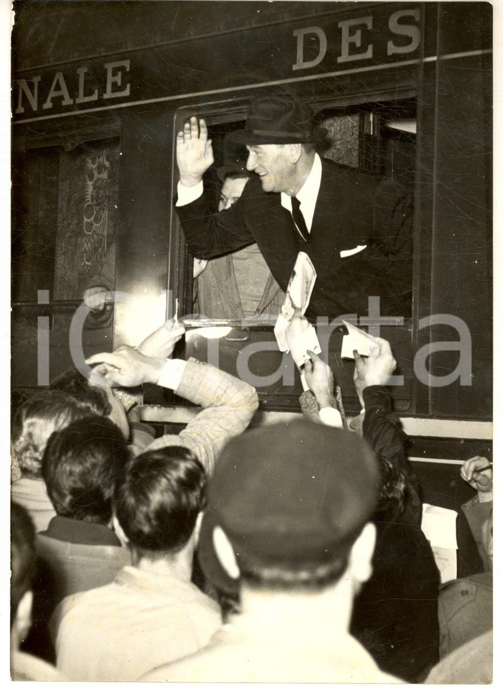 1956 ROMA Arrivo di John WAYNE per "The legend of the lost"- Foto 13x18 cm