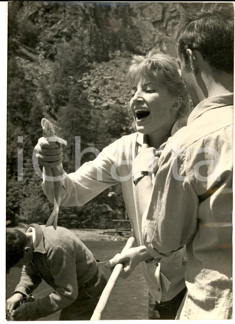 1958 GRESSONEY GROLLE D'ORO Monica VITTI alla pesca della trota - Foto