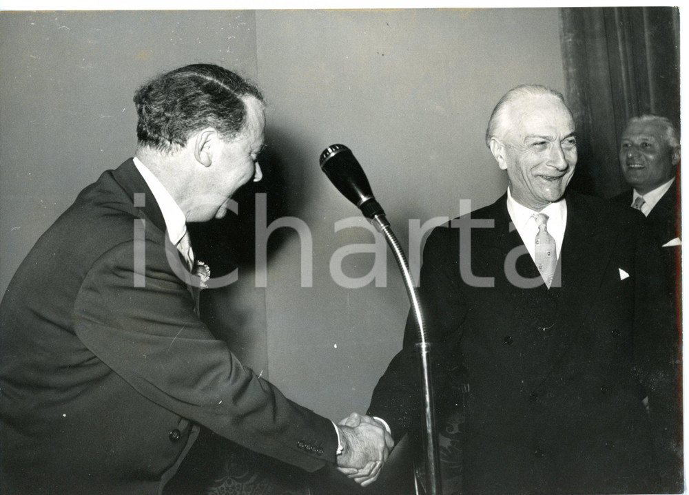 1957 ROMA stretta di mano tra Antonio SEGNI e Hugh GAITSKELL *Foto 18x13 cm