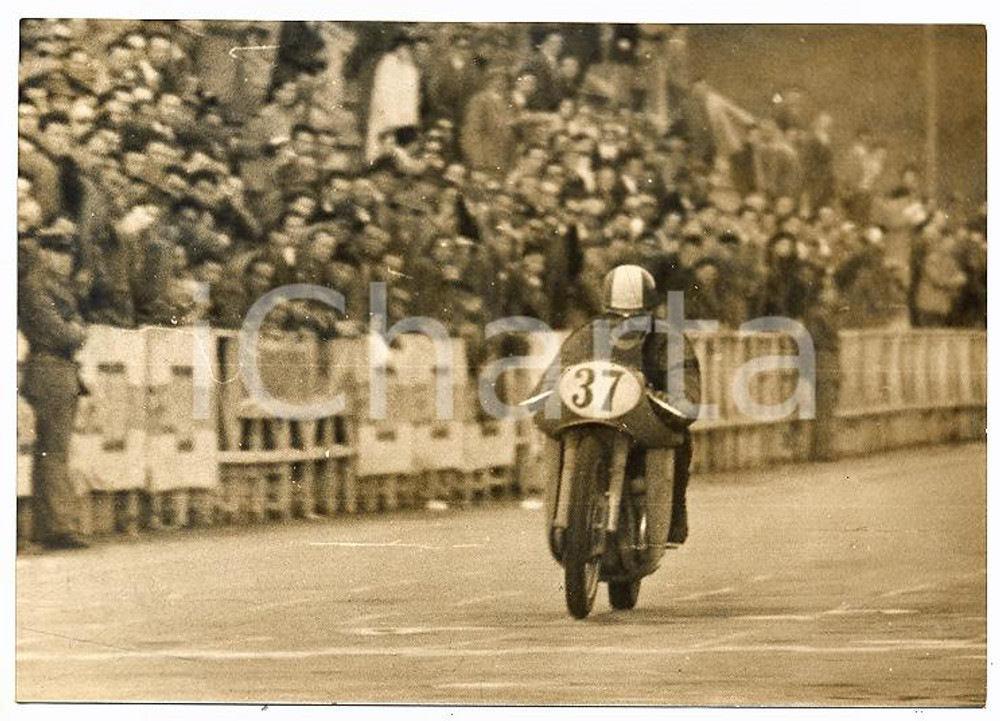 1957 IMOLA Coppa d'oro SHELL Umberto MASETTI verso il traguardo *Foto 18x13 cm