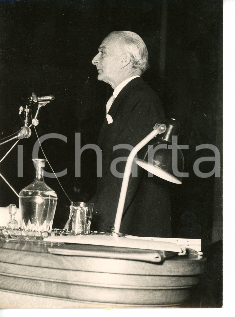 1955 ROMA - ANGELICUM Antonio SEGNI inaugura anno accademico - Foto 13x18 cm Fotografia d'epoca, con didascalia coeva al verso.CONDIZIONI: G (ma lievi sovraimpressioni)FORMATO: 13x18 cm    originale e autentica 1