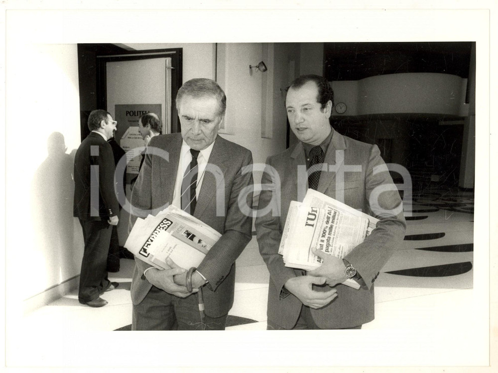 Fotografia d epoca originale 1986 MILANO Convegno POLITEIA  Ritratto di Enzo TORTORA con Bruno PELLEGRINO 1