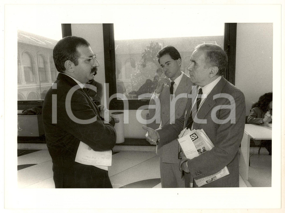 Fotografia d epoca originale 1986 MILANO Convegno POLITEIA  Enzo TORTORA con Sebastiano MAFFETTONE Foto 1