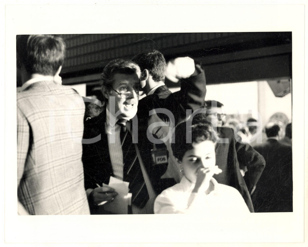 Fotografia d epoca originale 1987 MILANO Borsa Italiana  Coppia di broker Fotografia 25x20 cm 1