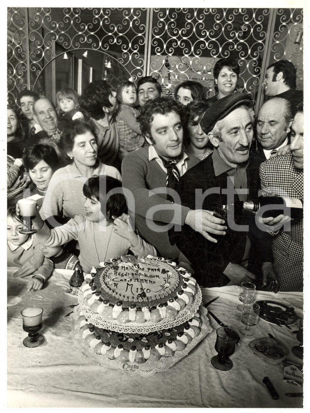 Fotografia d epoca originale 1975 MONZA Mino REITANO festeggia il compleanno Foto 18x24 1