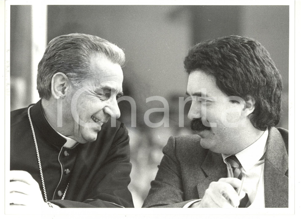1990 ca ROMA Conversazione tra mons. Antonio RIBOLDI e Nando DALLA CHIESA *Foto