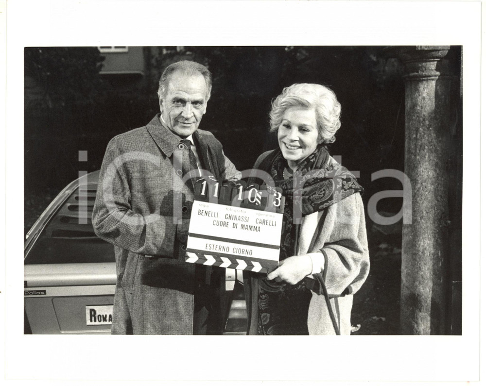 1988 CINEMA Cuore di mamma - Ingrid THULIN e Massimo GIROTTI reggono il ciak