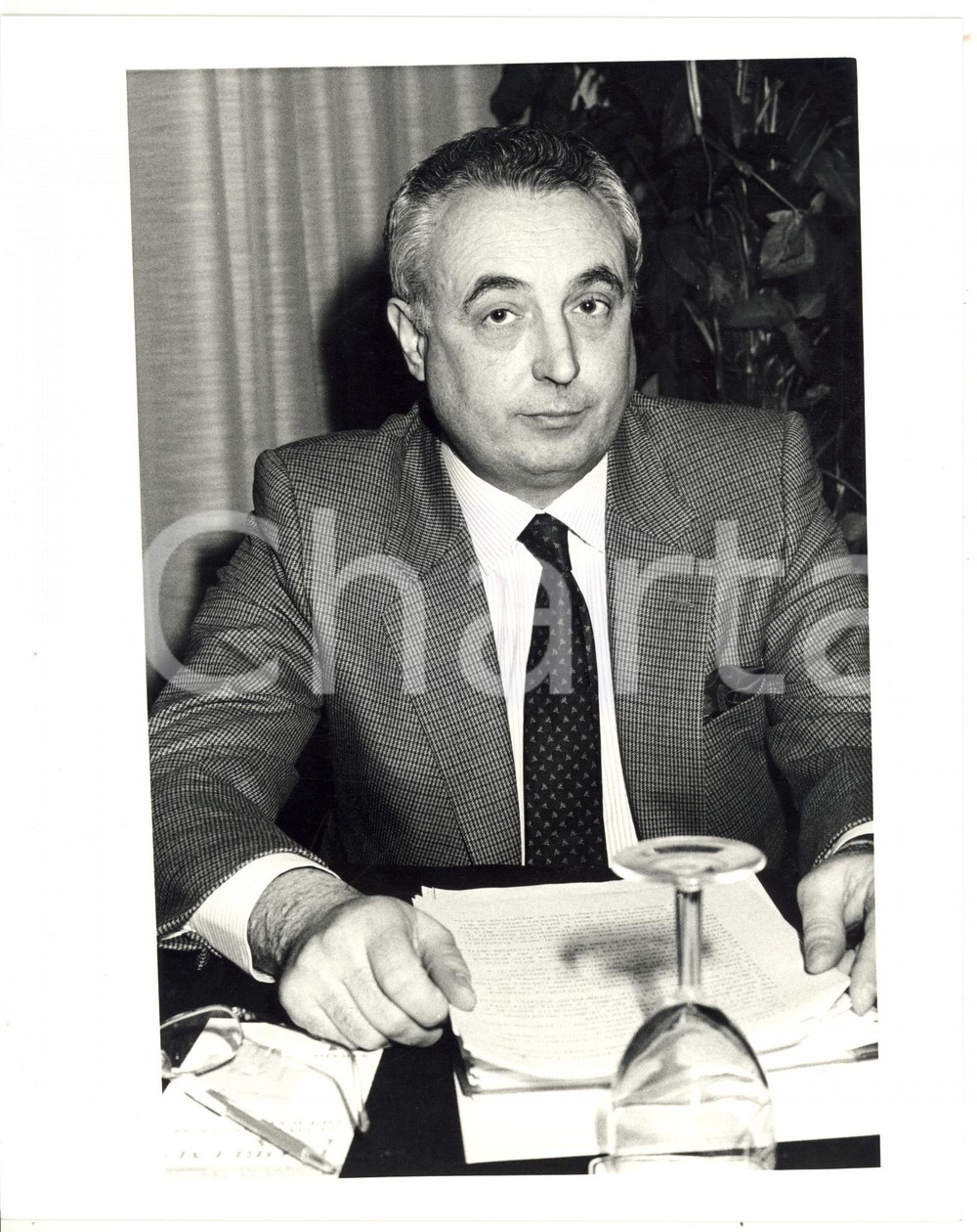 Fotografia d epoca originale 1990 ca LECCO Ritratto dell imprenditore Vico VALASSI Foto 20x25 1