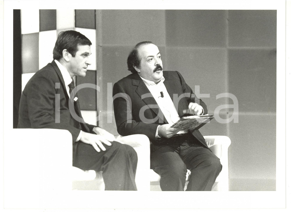 1990 ca FININVEST Maurizio COSTANZO intervista Giorgio BENVENUTO *Foto 24x18 cm