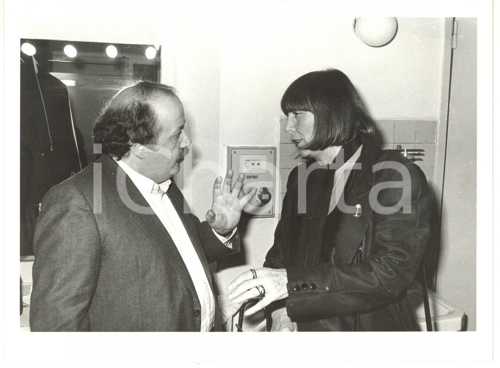 1990 ca FININVEST Maurizio COSTANZO intervista KRIZIA in camerino *Foto 24x18 cm