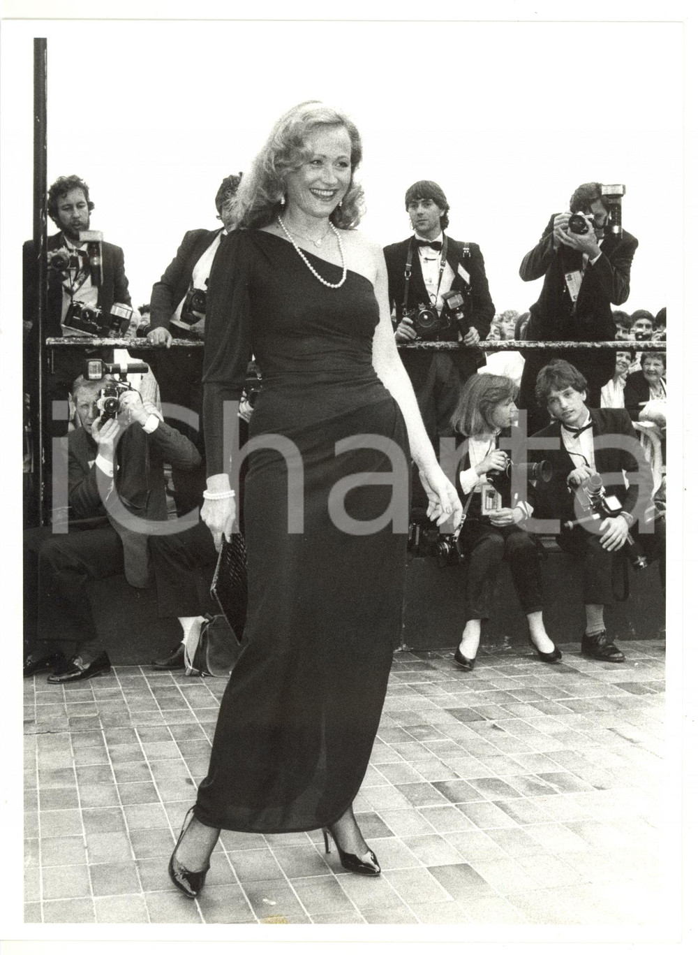 1990 ca MOSTRA DEL CINEMA DI VENEZIA Brigitte FOSSEY posa per i giornalisti