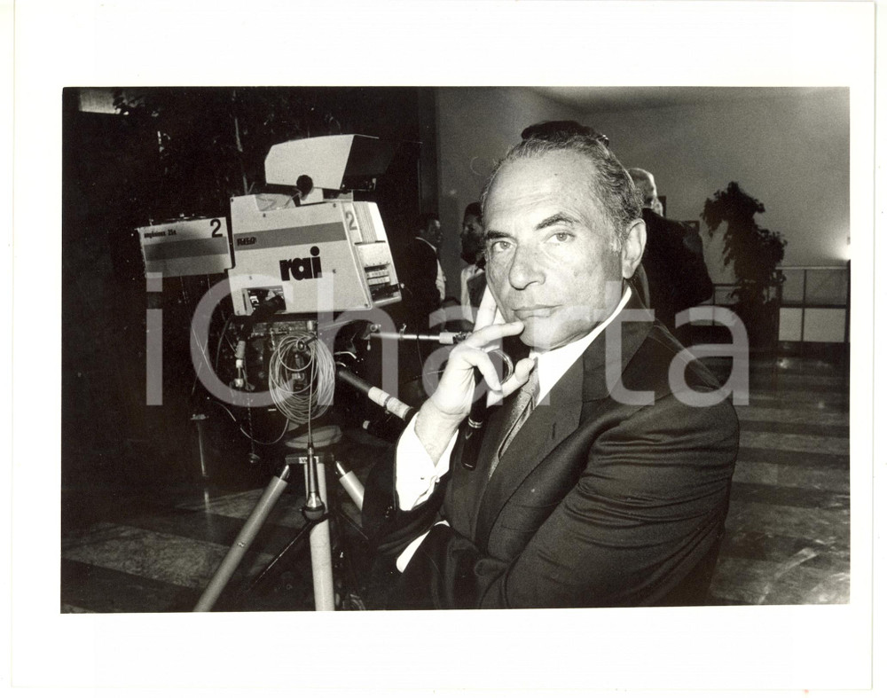 Fotografia d epoca originale 1990 ca ROMA  RAI Ritratto presidente Enrico MANCA  Foto 25x20 cm 1