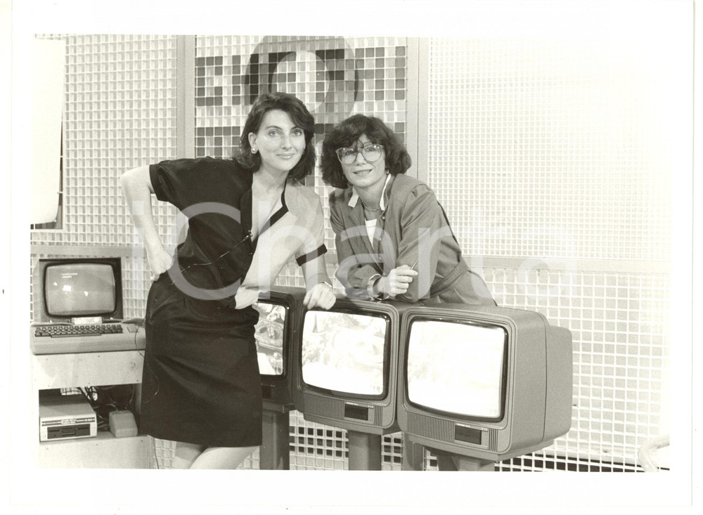 1985 ca RAI DUE - CHE FAI, MANGI? Anna BARTOLINI con Carla URBAN *Foto 24x18 cm