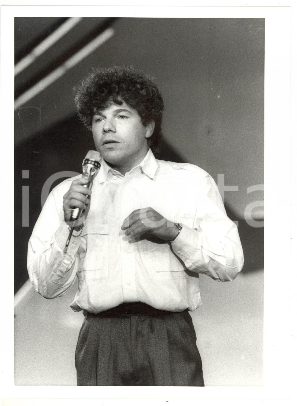 1984 FESTIVAL DI SANREMO Riccardo COCCIANTE Foto 18x24 cm (2) Fotografia di agenzia.  GOOD/buono  Formato: 18x24 cm originale e autentica 1