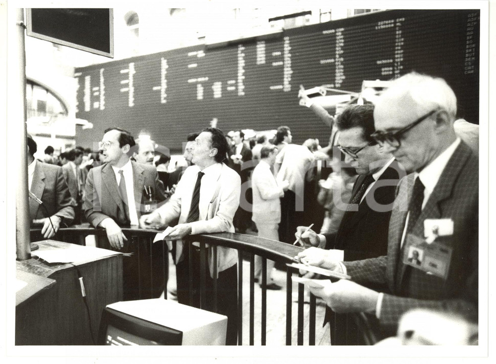1987 MILANO Broker alla Borsa Italiana (7) *Fotografia VINTAGE 24x18 cm