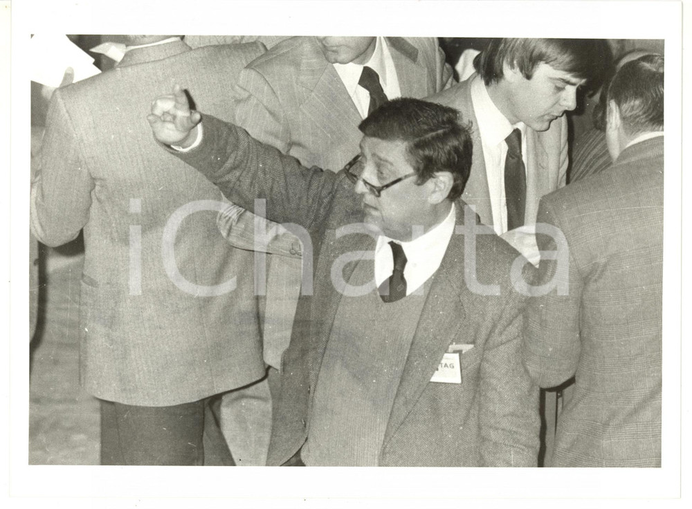 1987 MILANO Broker alla Borsa Italiana (9) *Fotografia VINTAGE 24x18 cm