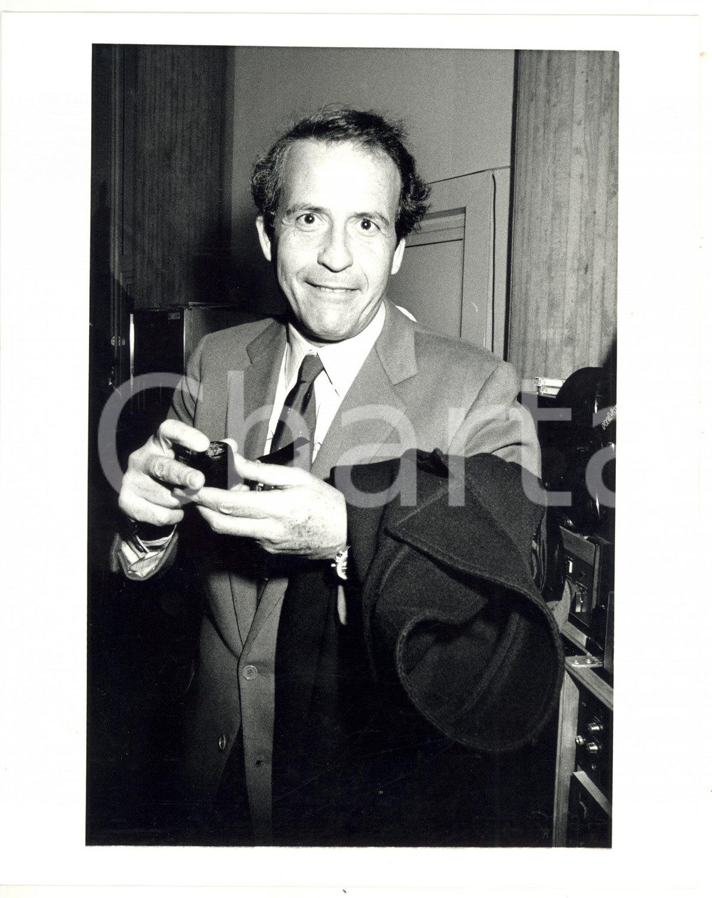 1987 RIMINI 44° Congresso PSI - Antonino FAVA fuma una pipa *Foto 20x25 cm