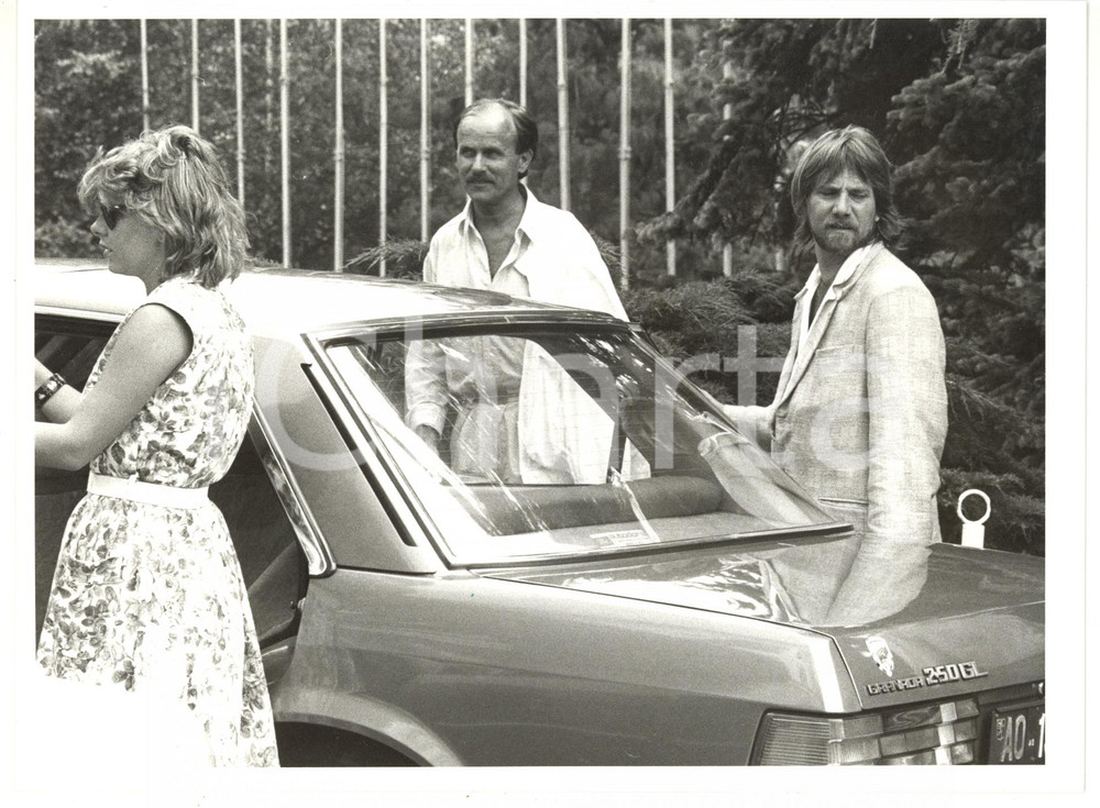 1985 ca MUSIC Tony ESPOSITO con la moglie Eleonora SALVADORI su FORD Granada 