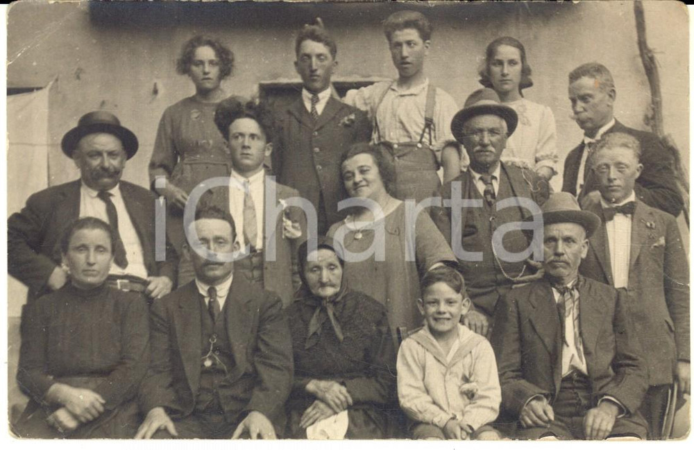 1920 ca LOMBARDIA (?) Ritratto di famiglia di campagna *Foto CURIOSA