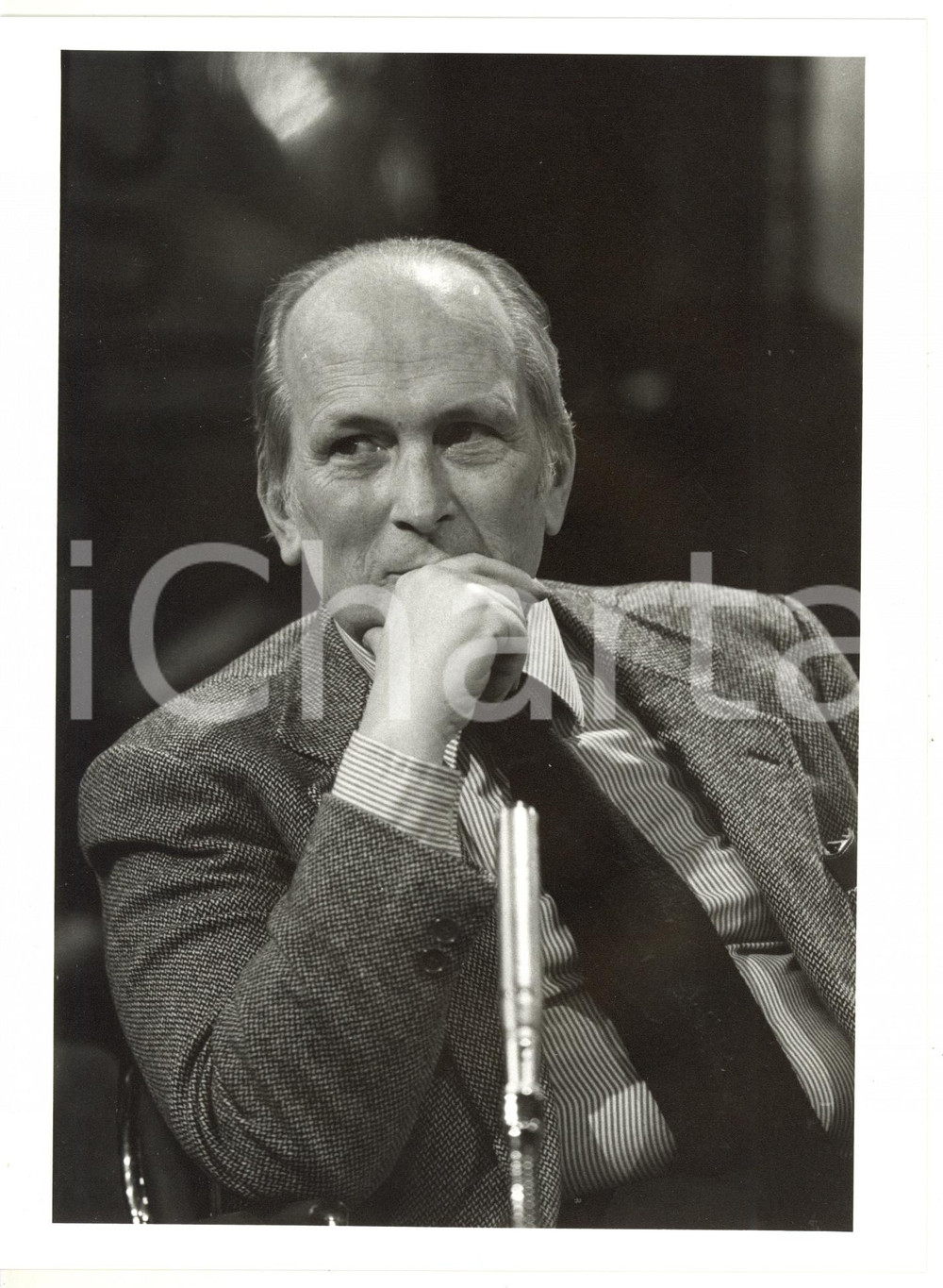 1990 ca MILANO (?) Ritratto del giornalista Oreste DEL BUONO - Foto 18x24 cm