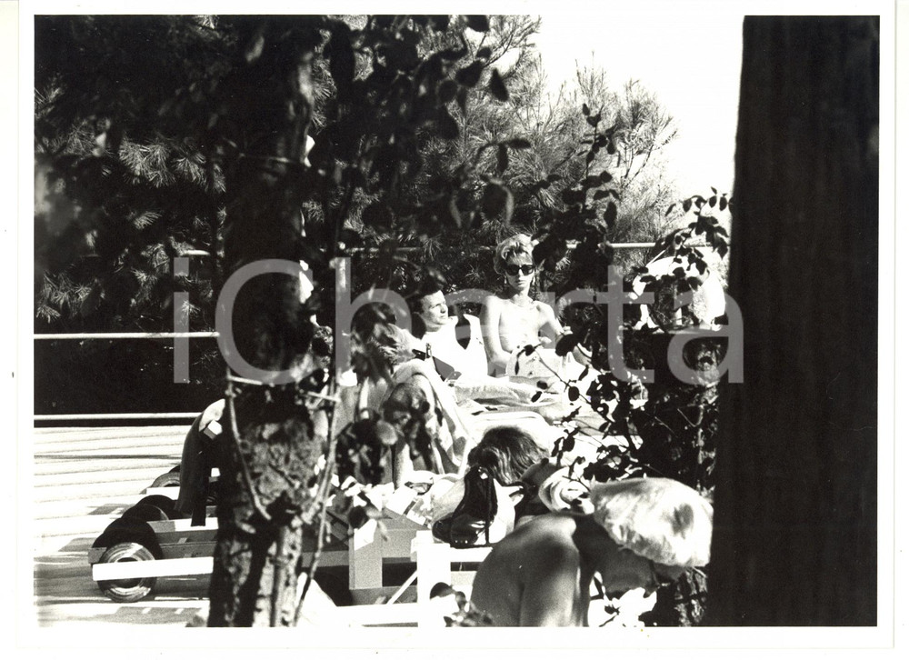 1985 ca RAI Enrica BONACCORTI in vacanza con il compagno Arnaldo DEL PIAVE *Foto