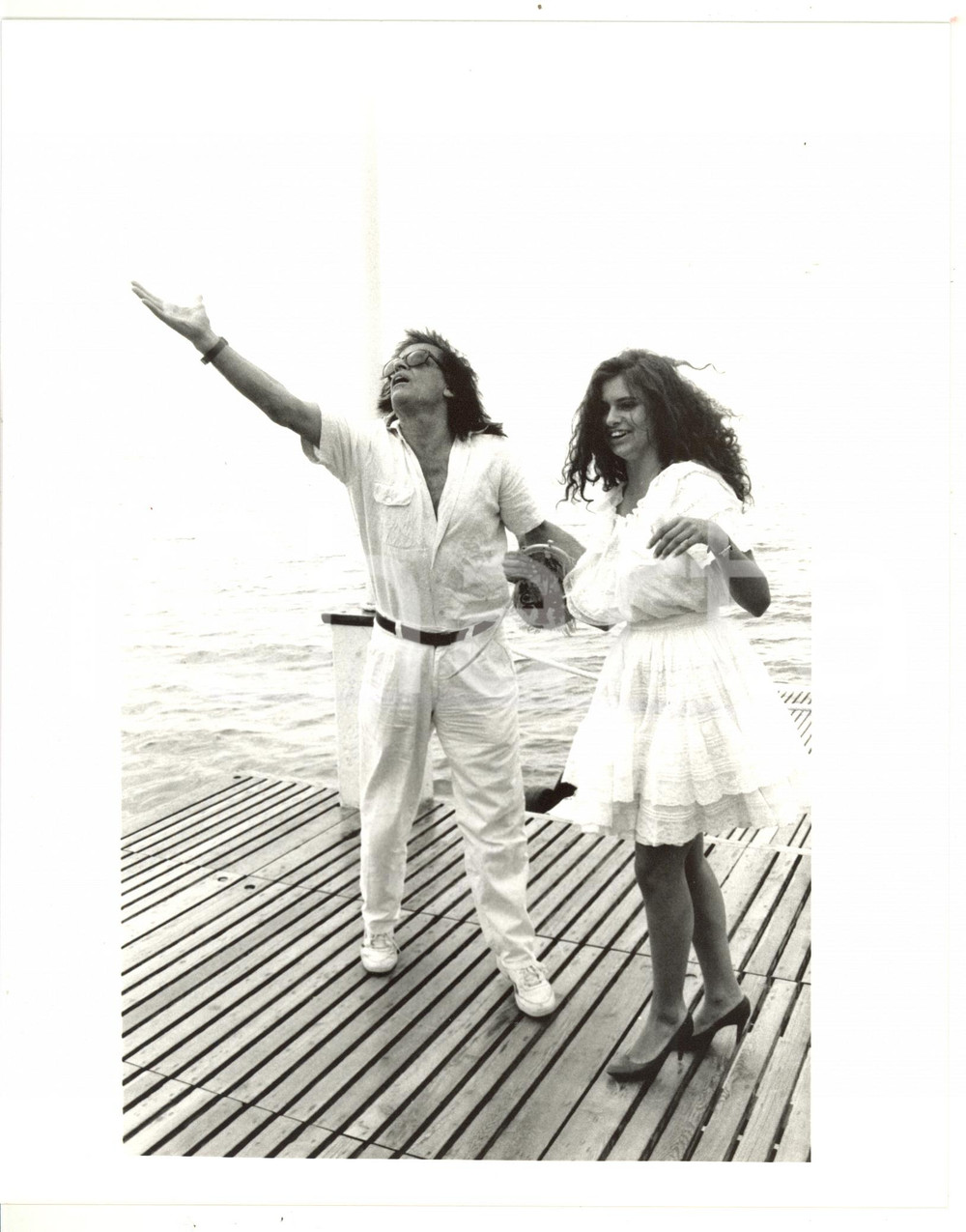 Fotografia d epoca originale 1988 CANNES Festival del Cinema  Klaus KINSKI con Debora CAPRIOGLIO Foto 20x25 1