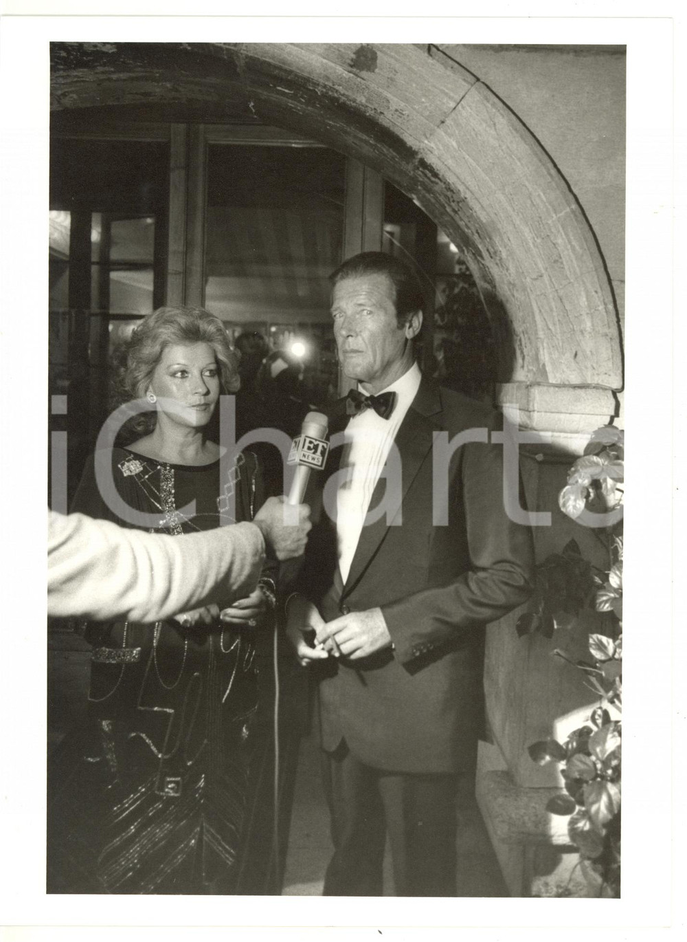 1983 VENEZIA Mostra del Cinema - Roger MOORE a una serata di gala *Foto 18x24 cm