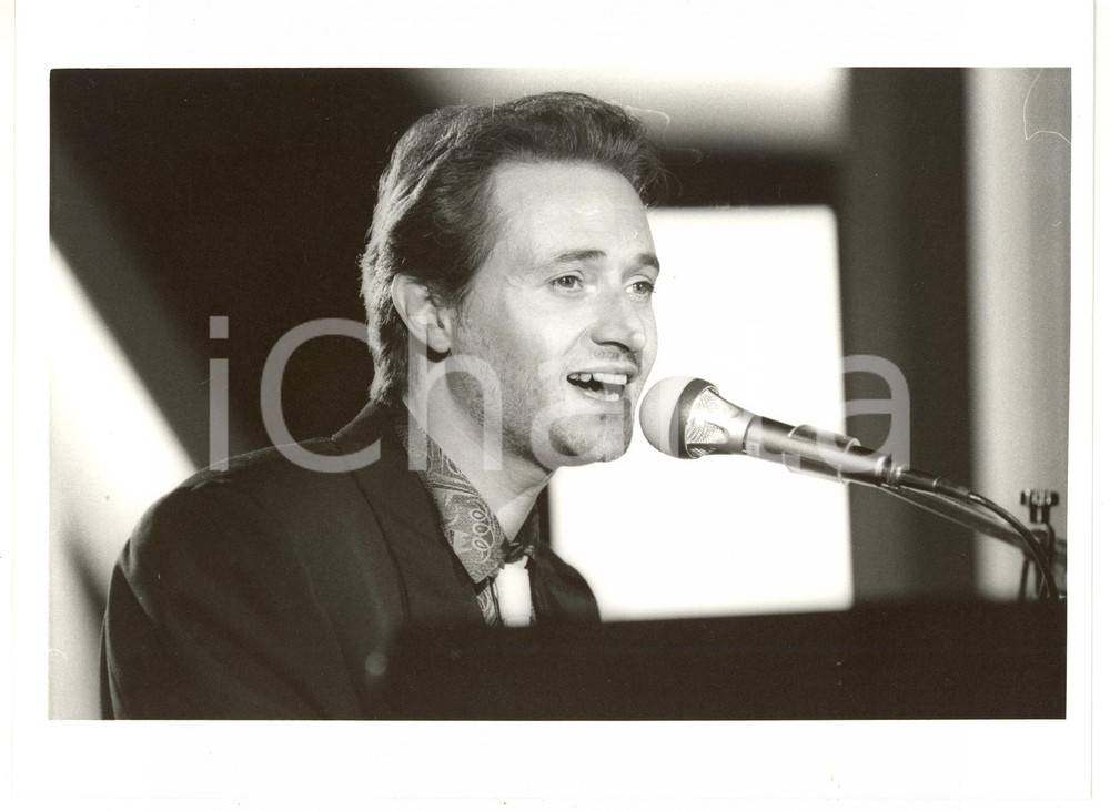 1985 ca MUSIC Ritratto del cantante Amedeo MINGHI - Foto 24x18 cm