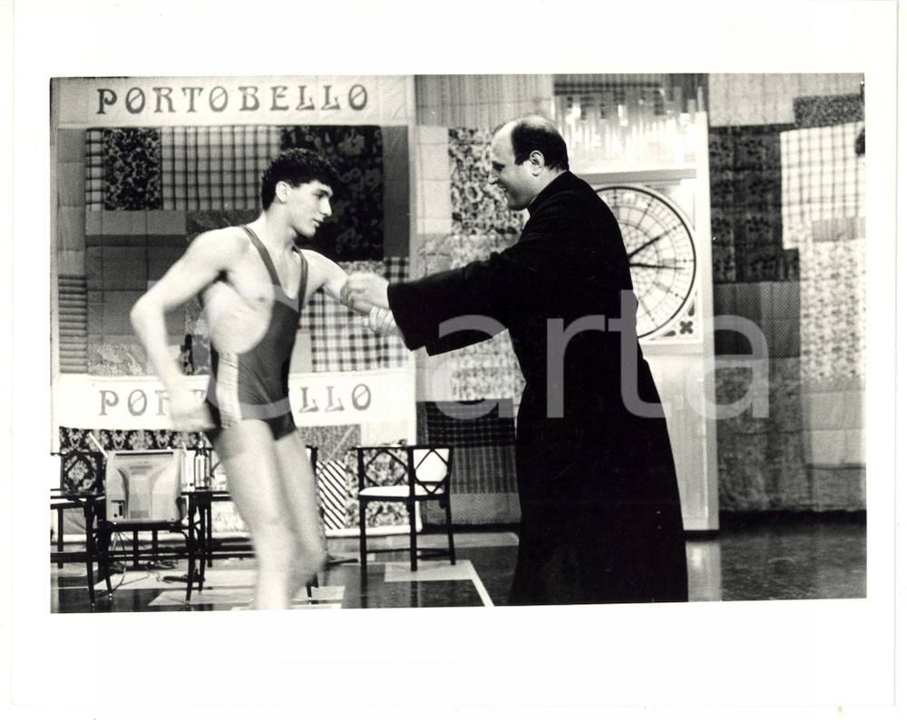 1987 RAI DUE - PORTOBELLO Sketch comico con un prete *Foto 25x20 cm