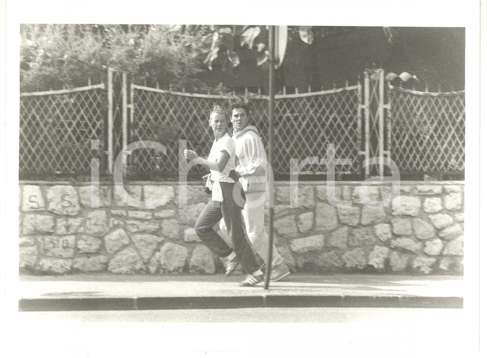 1990 ca COSTUME Daniela POGGI e il cantante GAZEBO durante allenamento *Foto