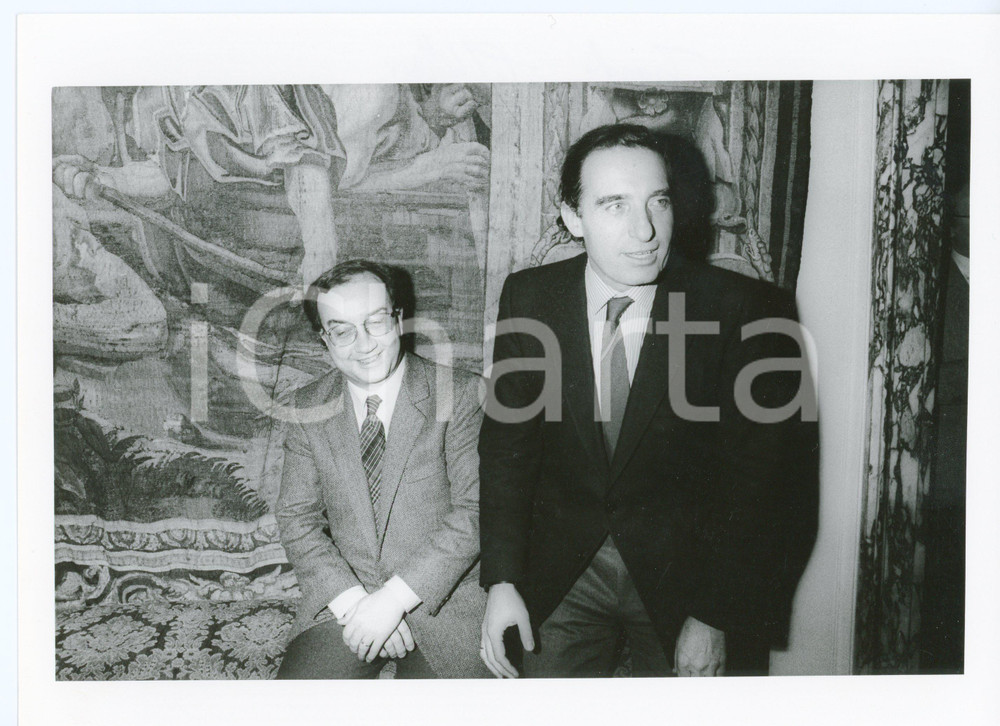1990 ca MILANO Carlo TOGNOLI a colloquio con Paolo PILLITTERI - Foto 24x18 cm