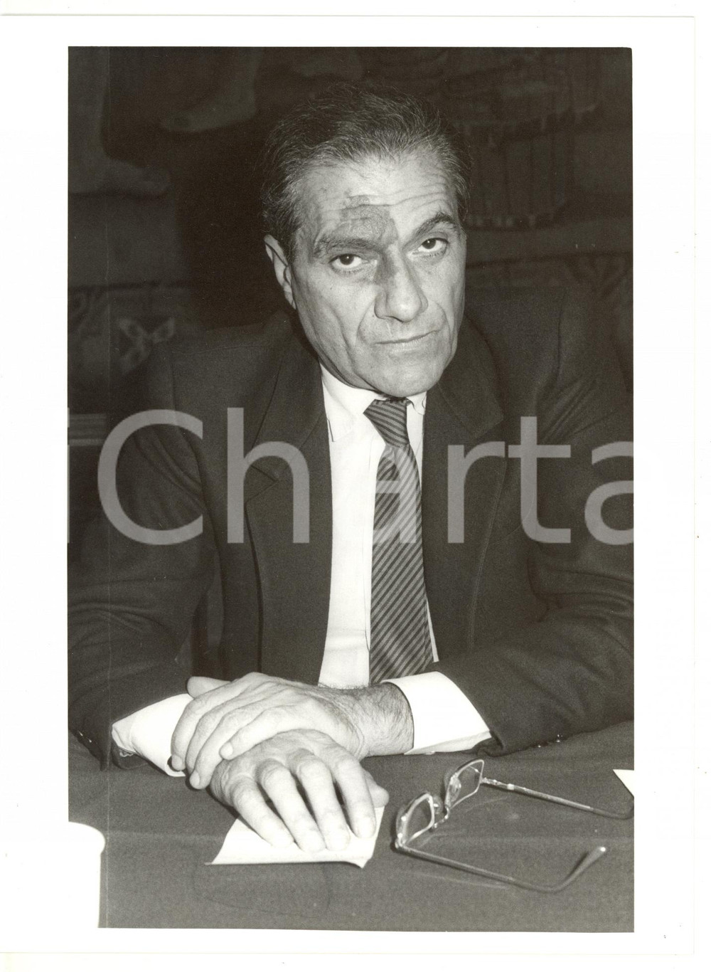 1990 ca MILANO Ritratto dello scrittore Carlo CASTELLANETA - Foto VINTAGE 18x24