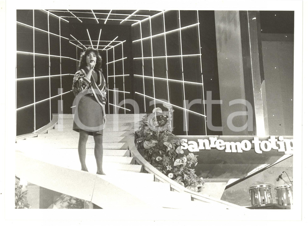1985 FESTIVAL DI SANREMO Gigliola CINQUETTI si esibisce sul palco *Foto 24x18 cm