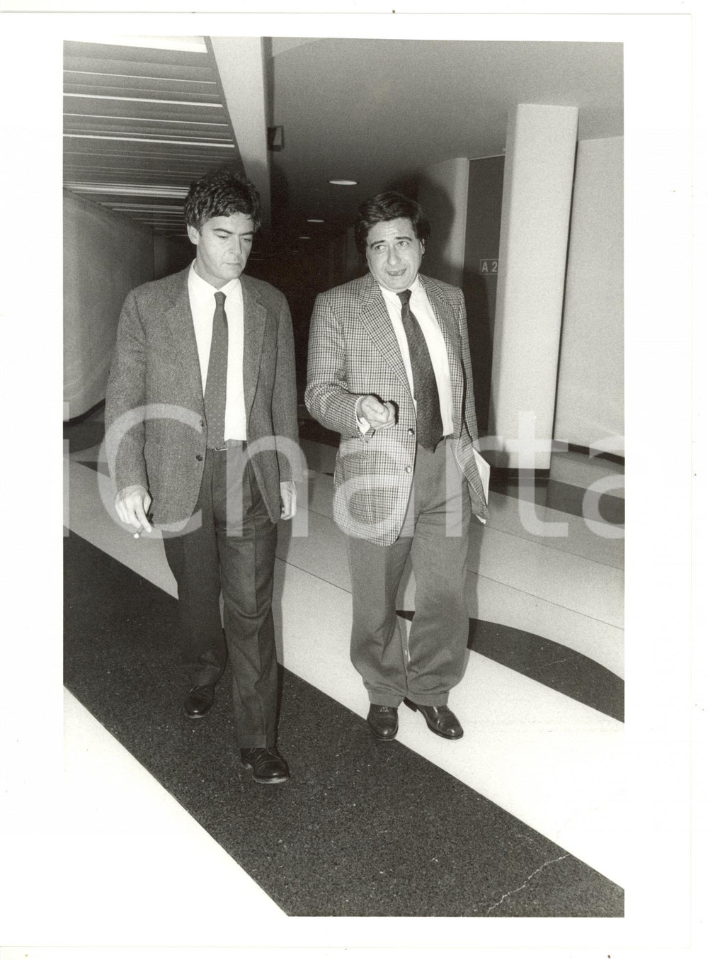 1990 ca POLITICA PSI Luigi COVATTA discute con Claudio MARTELLI - Foto 18x24 cm