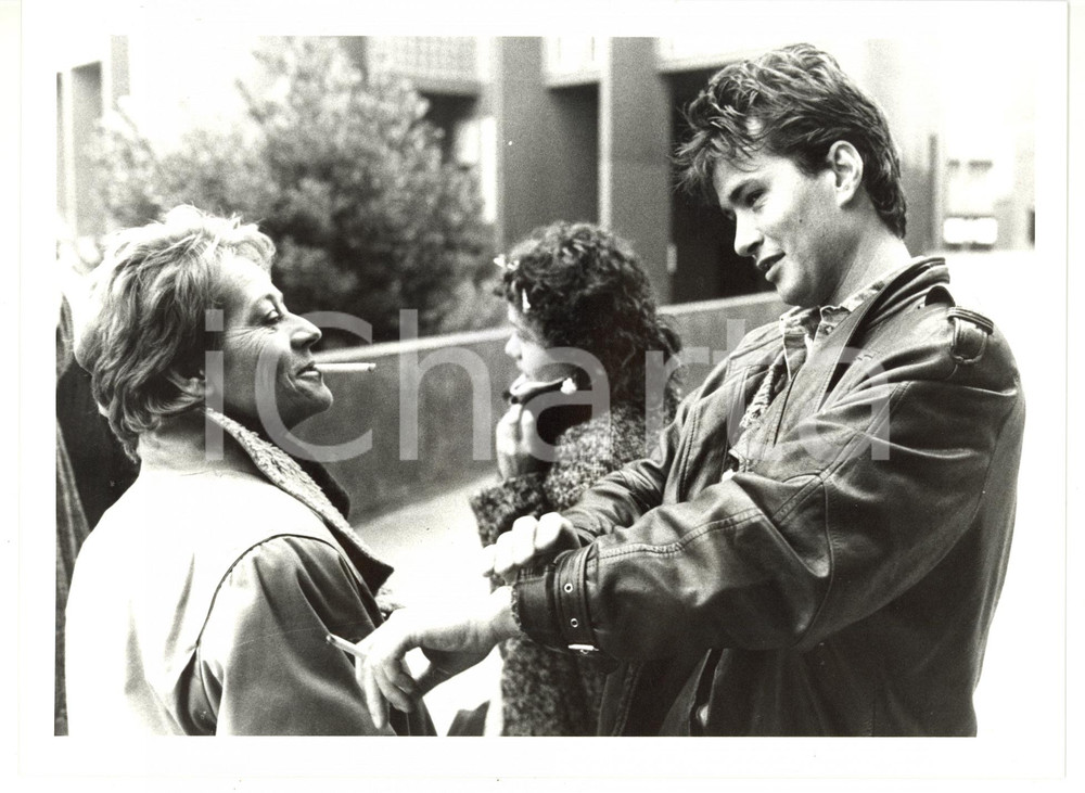 1990 ca COSTUME Annie GIRARDOT - Giulia SALVATORI con il fidanzato - Foto 24x18
