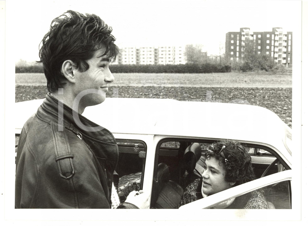1990 ca COSTUME Giulia SALVATORI in auto con il fidanzato - Foto 24x18 cm