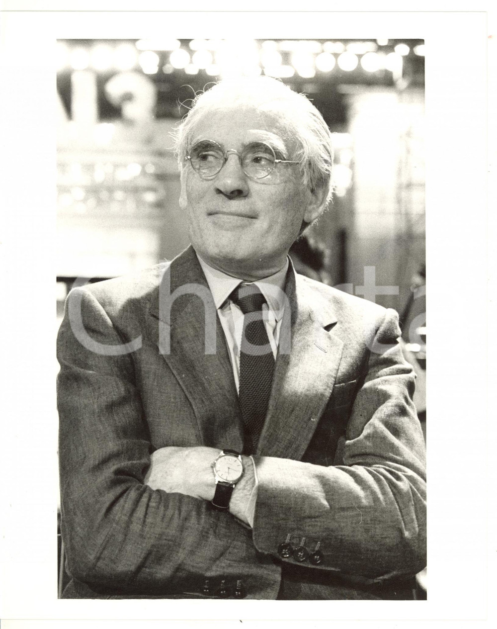 1990 ca RAI TRE Direttore Angelo GUGLIELMI in trasmissione *Foto VINTAGE 20x25