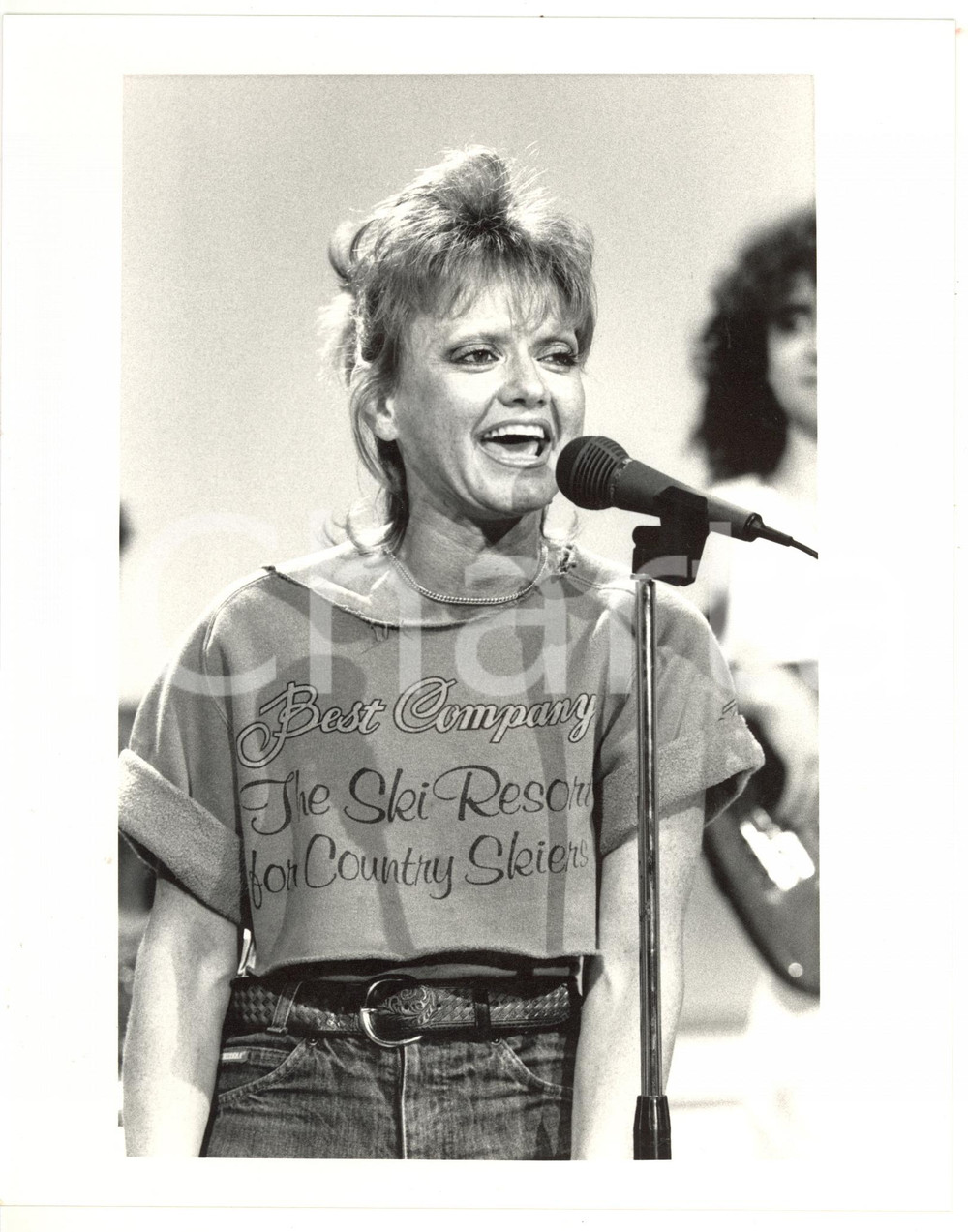 1985 ca MUSICA Rita PAVONE si esibisce sul palco *Foto VINTAGE 20x25 cm