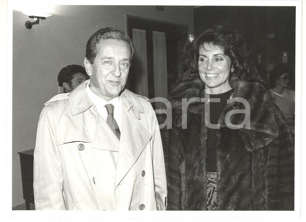 1985 ca COSTUME Carlo e Marina RIPA DI MEANA durate serata di gala - Foto 24x18
