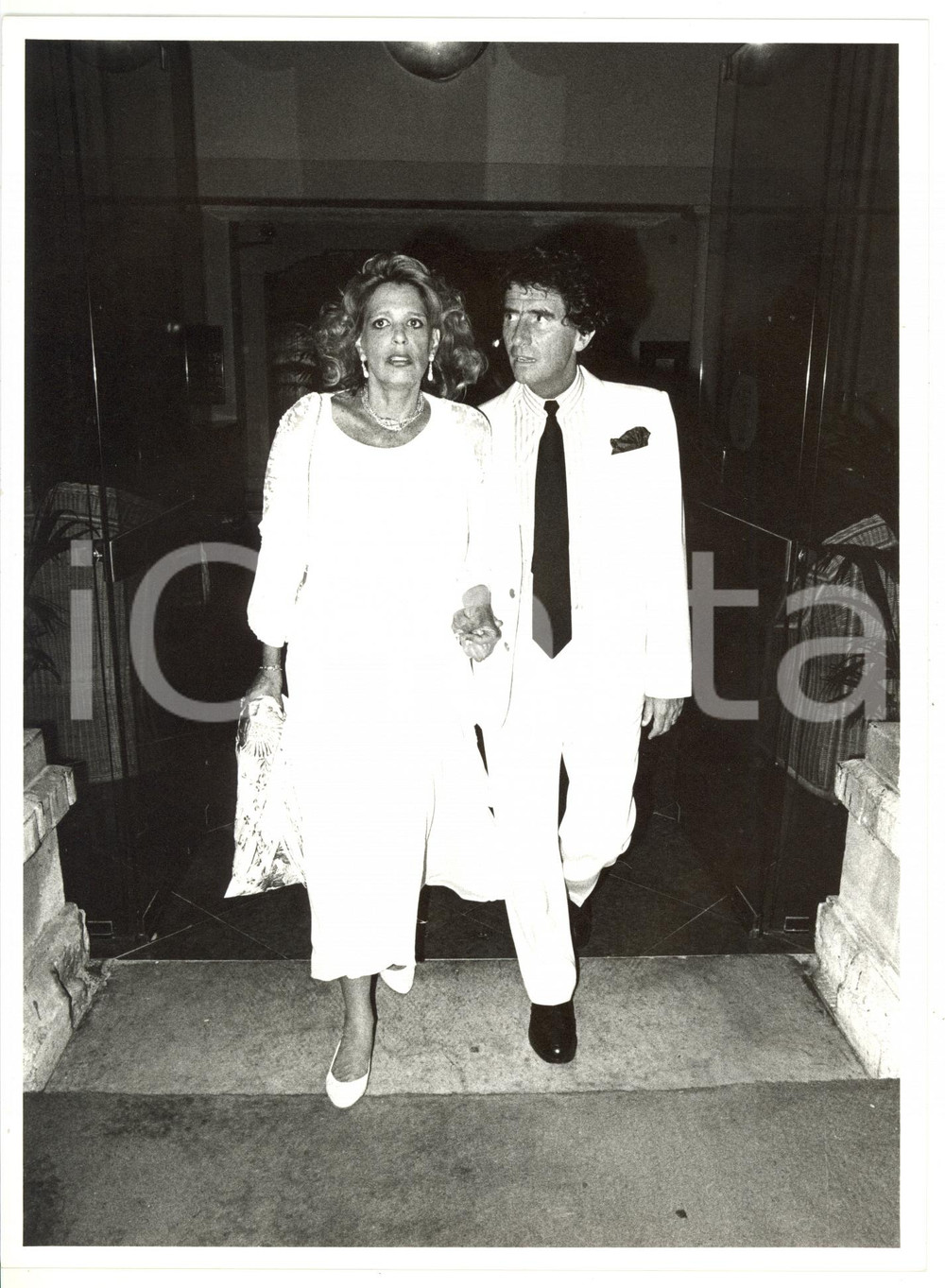1985 ca VENEZIA - CINEMA Melina MERKOURI e Jack LANG mano nella mano *Foto 18x24