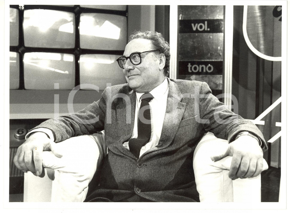 1985 ca TELEVISIONE Intervista a Carlo FERMARIELLO *Foto VINTAGE 24x18 cm