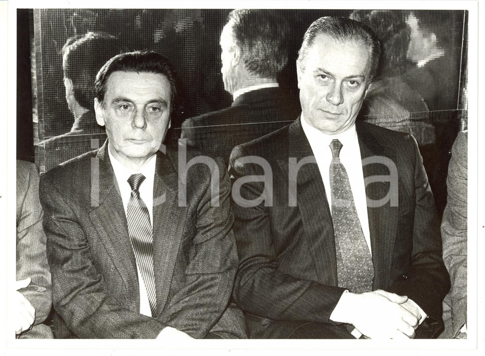 1985 ca MILANO - CARIPLO Direttore Sandro MOLINARI durante conferenza *Foto 
