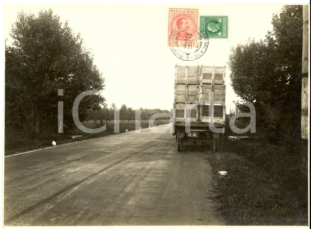1931 Area di BERGAMO Autocarro con cassette ai margini della statale *Foto
