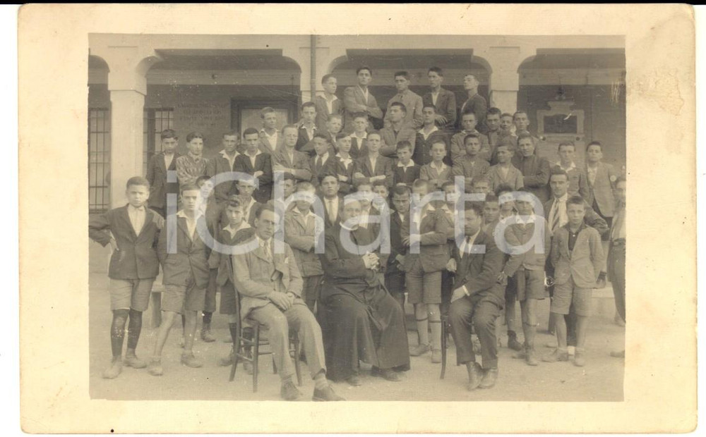 1929 Area di SIENA Alunni di un collegio maschile con sacerdote - Foto cartolina