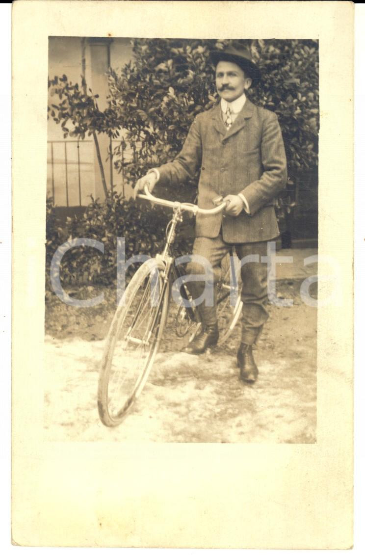 1910 ca BRESCIA Ritratto maschile con la bicicletta *Foto cartolina CENTRALE