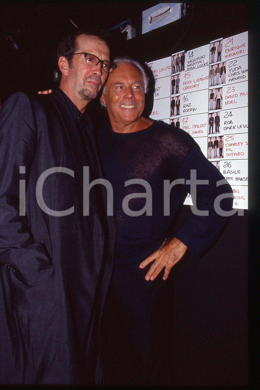 Fotografia d epoca originale MODA Giorgio ARMANI ed Eric CLAPTON  1995 ca  35 mm vintage slide 1