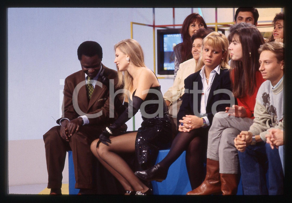 Fotografia d epoca originale Laura FREDDI e IDRIS  OCCHIO ALLO SPECCHIO CANALE 5 1992 35 mm vintage slide 8 1